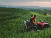 Escursione in QUAD tra Crete senesi e colline del Chianti 2H€ 110 | TOSCANA